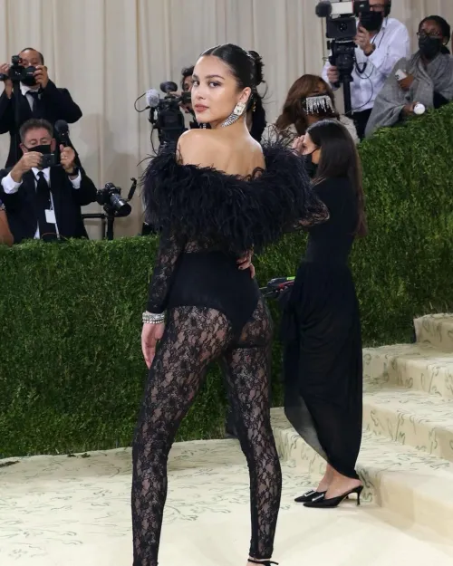 Thumbnail Longtermcelebudr Explores Olivia Rodrigo's Sensuality