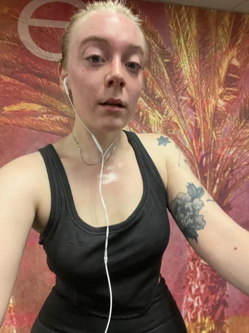Thumbnail Sweaty Calorie Burn: daphne_dysarte's Fitness Revelation