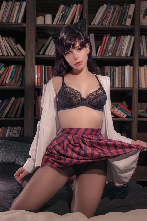 Thumbnail Step into Fantasy with 'Komi Cosplay by Caterpillarcosplay' by CaterpillarCosplay
