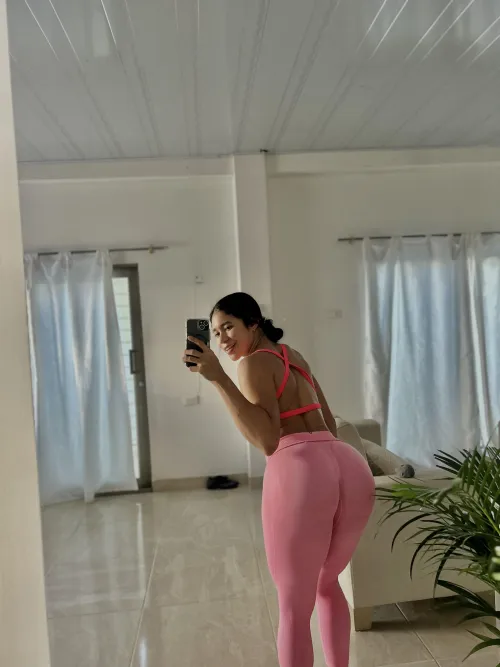 Thumbnail Pink YogaPants - Do you like them? maggiemarina