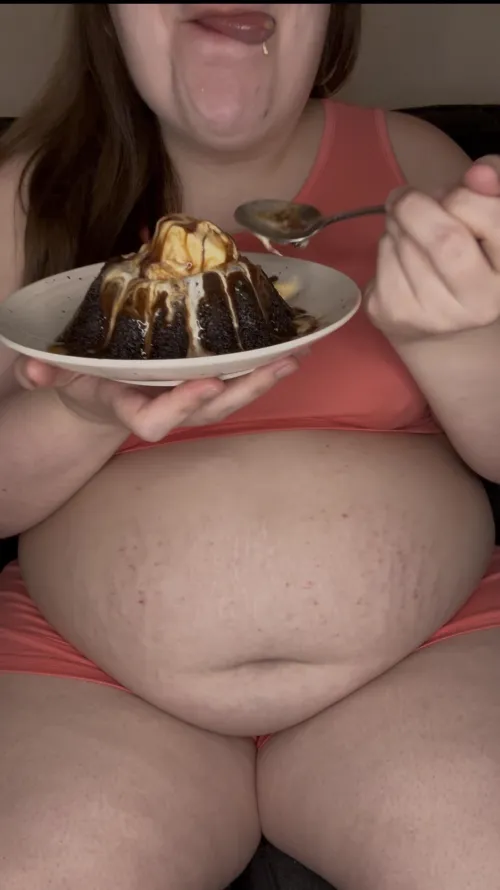 Thumbnail Indulge in Molten Lava Cake Stuffing with PiggyPolly