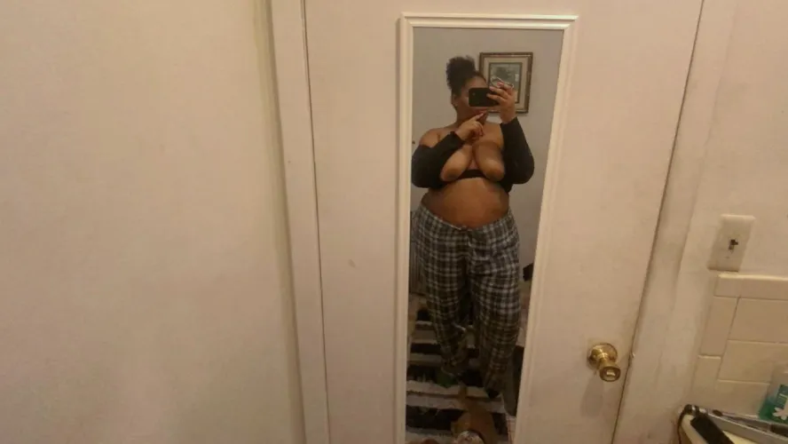 Thumbnail Feeling the Urge to Post: Stories from discreetbbww