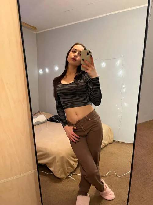 Thumbnail SweetieKittyHeart's Implore: Take Off These Pants | MirrorSelfie