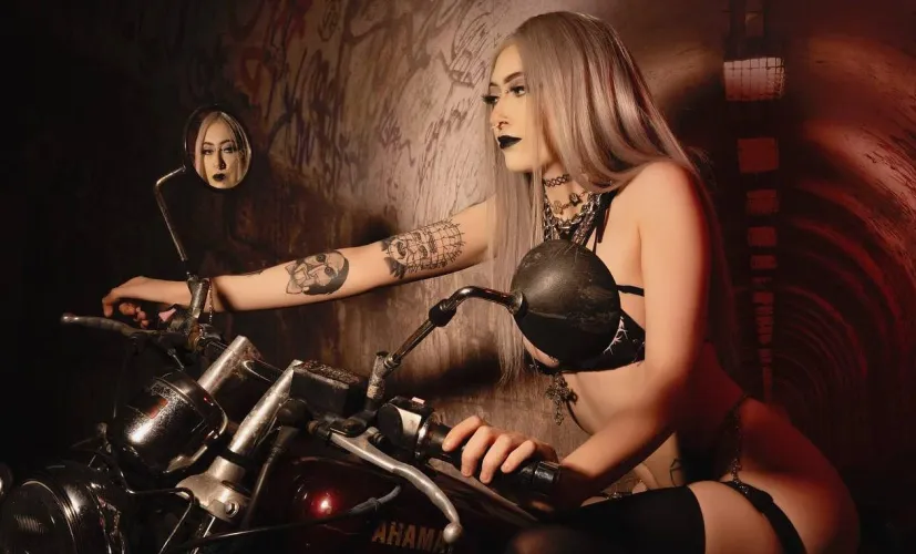 Thumbnail Seductive Request: Motorcycle Passion with Daddy | ArabPorn