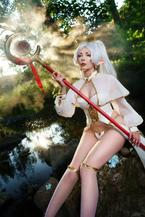 Thumbnail chris_usi's Creation: Frieren's World Unveiled in Cosplay