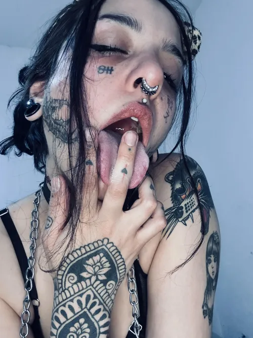 Thumbnail Artistic Sensation: 'I Will Paint Your Lips' by Alt_Urs in spitfetish