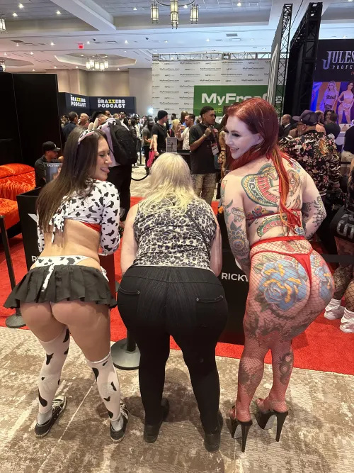 Thumbnail Katiekougar's AVN Adventure: GILF Fun Times