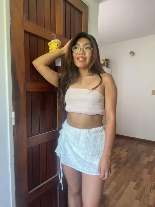 Thumbnail Successful-Bird-2088 Seeks Opinion on Pink Crop Top
