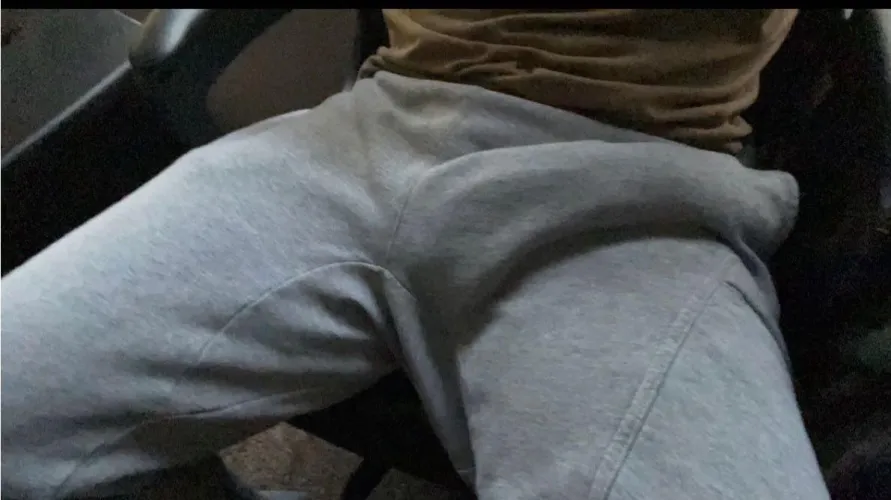 Thumbnail Revealing 22 Straight BWC in Sweatpants by Miserable-Mix2913