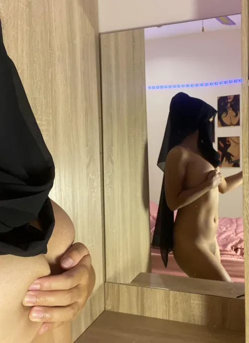 Thumbnail Visually Captivating: Appreciating Asian Hottie Charms