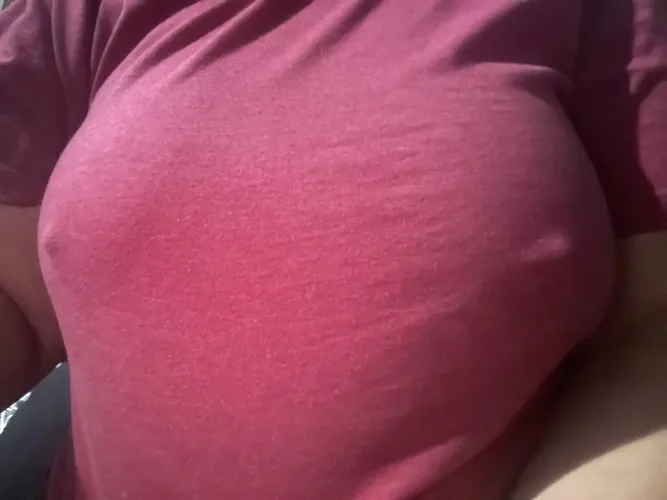Thumbnail Enjoying a Braless Day with OhMyCRose