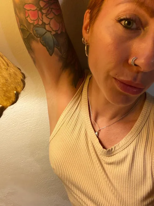 Thumbnail Sensual Temptation: South-Muscaria8007's Licking Tale