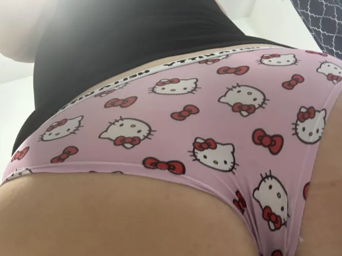 Thumbnail Somechick30 Dives into Oh Hello Kitty Adventures | BBW Category