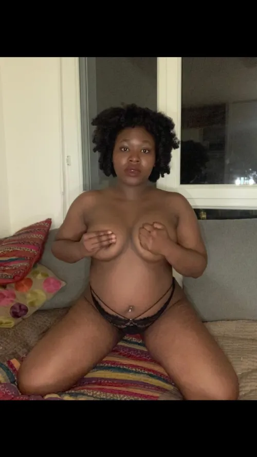 Thumbnail Jenlve les mains Sensation by MaelleRuth | ebonyamateurs