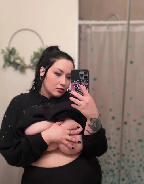 Thumbnail Embrace the Chubby Alt Girl Vibe | GeminiDread