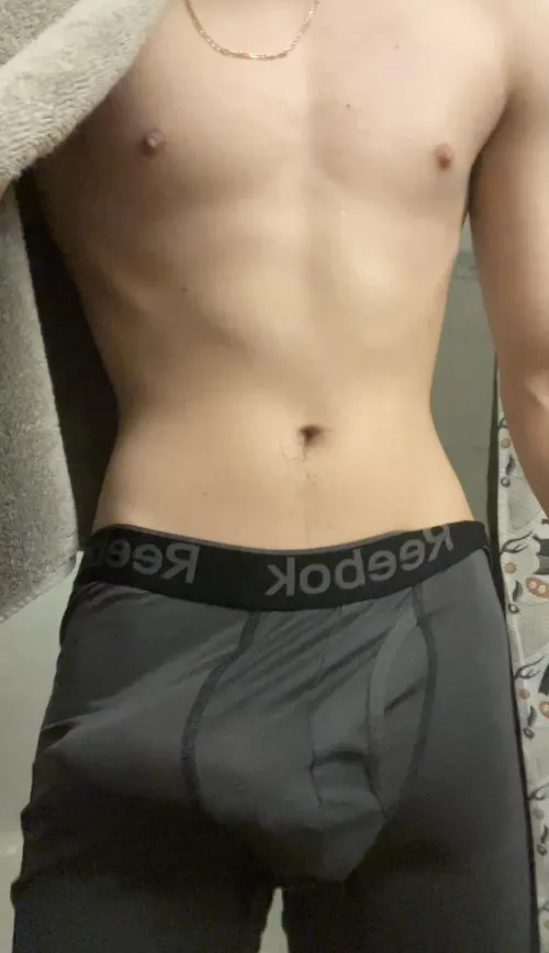 Thumbnail Equal-Personality-41: Fresh 19 Straight Out of the Shower in Bulges