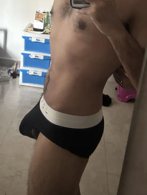 Thumbnail No-Tower-2436: Glimpse of 31 Gay Indian in Bulges