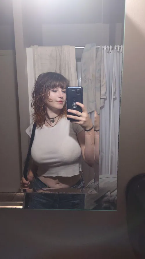 Thumbnail Mirror Selfie Love: hangylegalteen's Journey