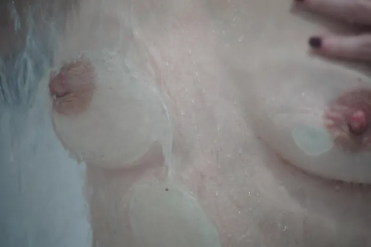 Thumbnail NouvelTefenet's Shower Secrets: Join the Sensual Experience
