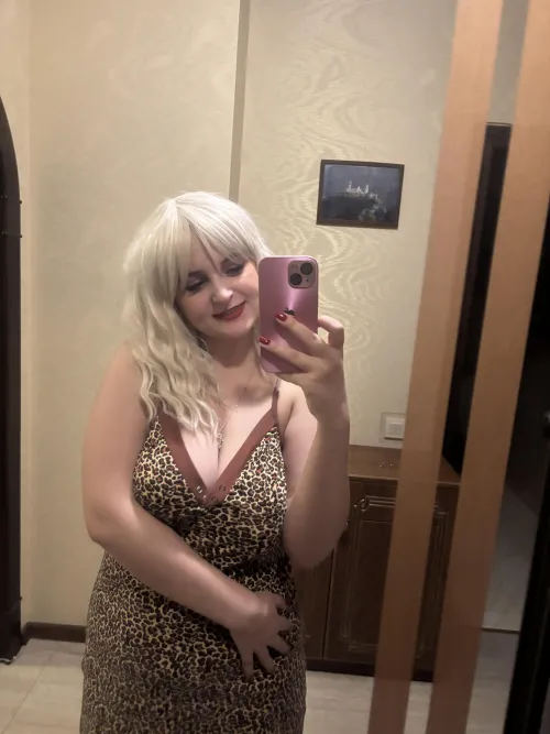 Thumbnail Wetsuitboyz Reveals Chubby Body in MirrorSelfie Tale of Naughty Anticipation