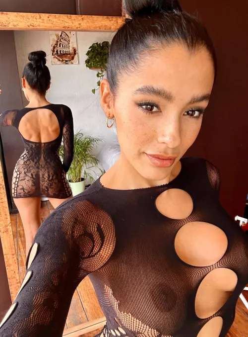 Thumbnail Boobs or Peach Preference - BrownAshXO's MirrorSelfie