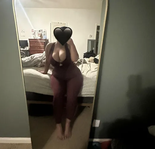 Thumbnail Pristine-Smoke3642 Asks: 'Would You Approach Me at the Gym?' - Find Out!