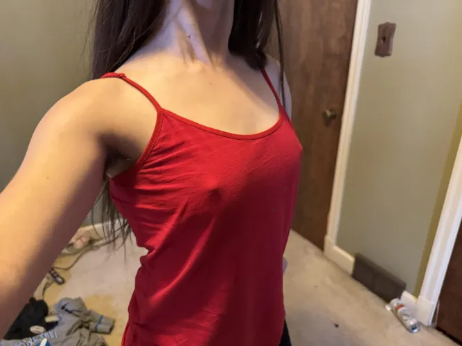 Thumbnail Said1942 Confesses: Braless and Tank Top is My Default in Pokies