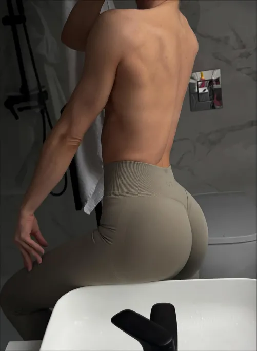 Thumbnail Fit Backs: Insights on NSFW_Hardbodies by gymxloverx