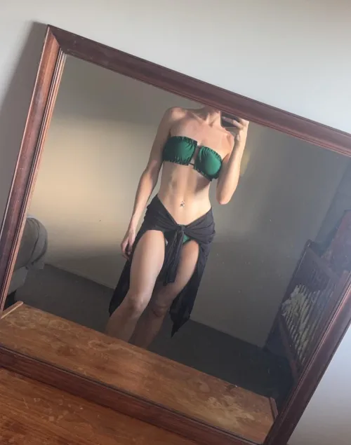 Thumbnail Fitgirl Diaries: Showing Off Abs at the Beach