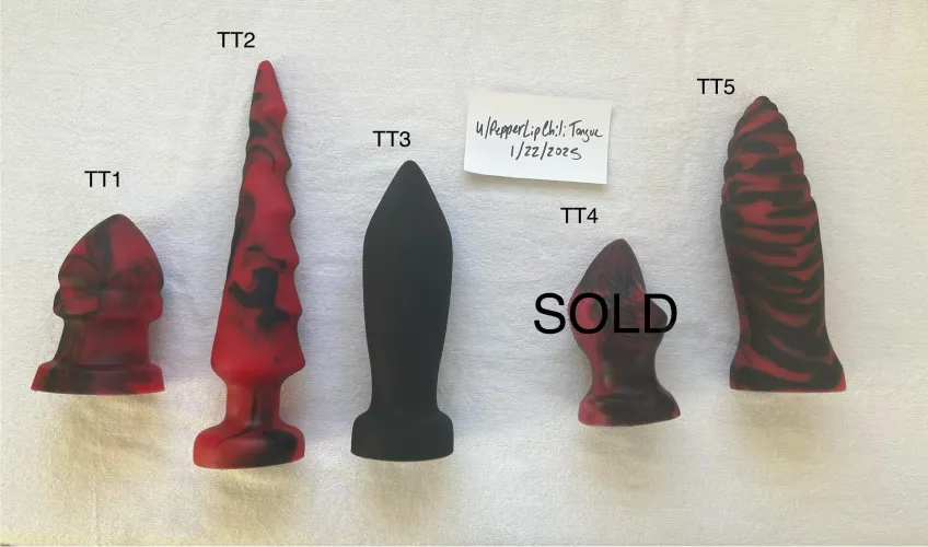 Thumbnail Exclusive Offer: Free Shipping on Topped Toys by PepperLipChiliTongue