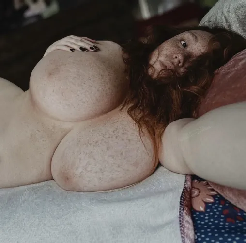 Thumbnail Unicornglitteryblood: Sharing Opinions on Freckles on Tits