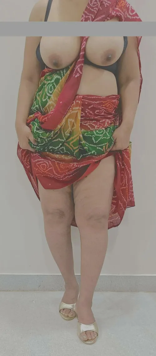 Thumbnail Indian Beauty: Exploring 49F Aura | WomanIndian