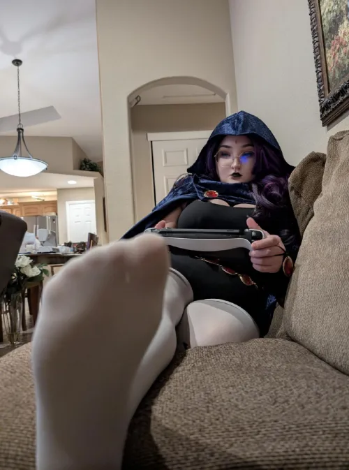 Thumbnail Dive into the World of Feet: BustyRoxxy's Cold Feet Worship