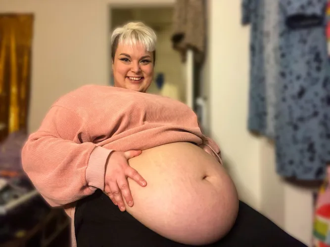 Thumbnail Chubby_Lovey24's Selfie Mishap: Belly Popping Out in ssbbw Category
