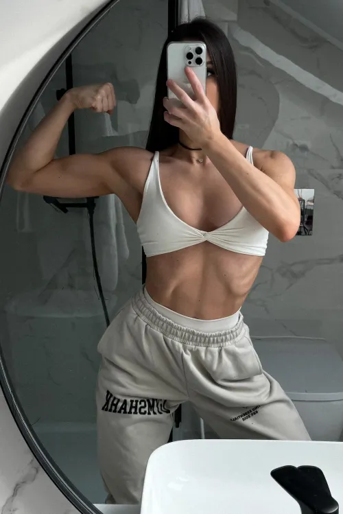 Thumbnail Gym Fashion: Top Picks for The Fit | Author: gymxloverx