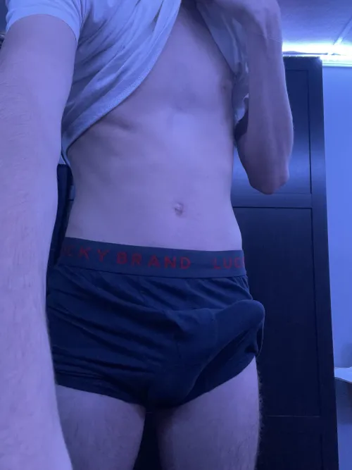 Thumbnail Exploring 18 Gay Boner Today by Middle_Shame8877 in the Bulges Category