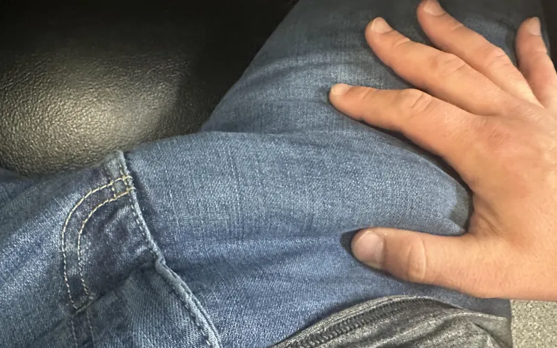 Thumbnail 30 Straight Under Cubicle Desk: A Revealing Read by 3faph