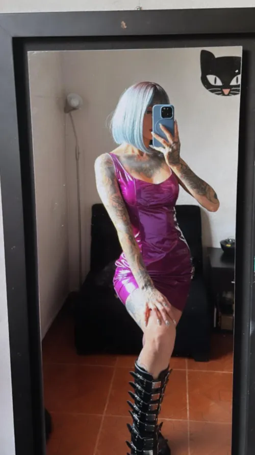Thumbnail Neon Hair Delights: coxxoez Explores GirlswithNeonHair Trends