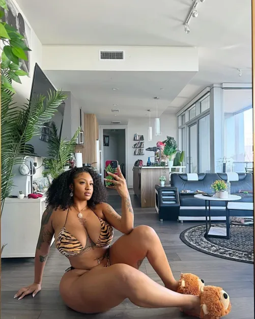 Thumbnail Apprehensive-Sun7599: Thick | bigtitsinbikinis