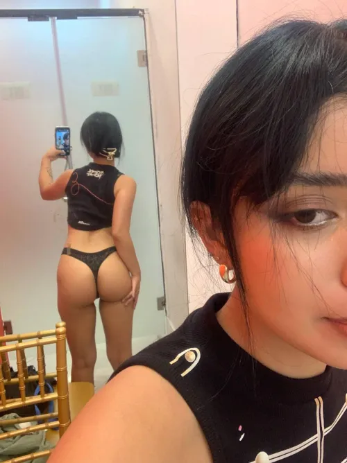 Thumbnail Public Place Revelations: AlouquaSuccubus's Daring Nude Selfie