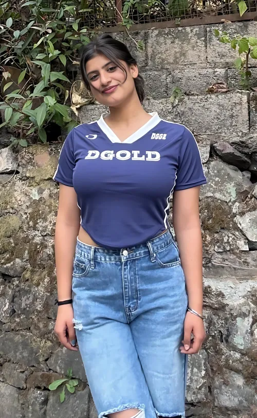 Thumbnail bullbob2020 Embraces DGOLD in a 2busty2hide Feature