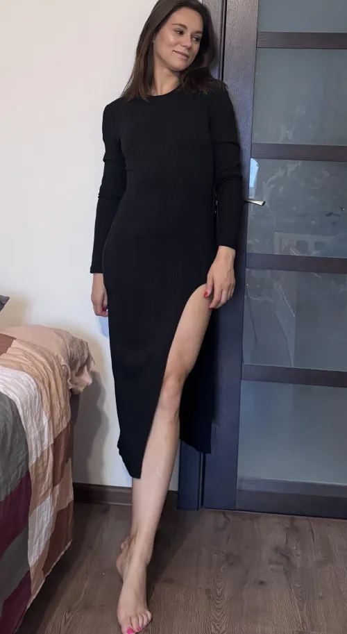 Thumbnail Emotional Journey with Tight Dresses by Uerdrota