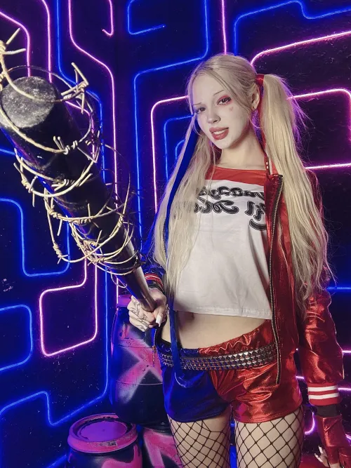 Thumbnail Harley Quinn DC Cosplay by lilmollypill | DecayTattoo's Artistry