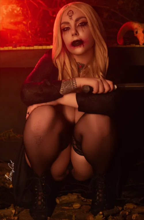 Thumbnail Iam_Izmacat Channels Bela Dimitrescu in Epic Cosplay