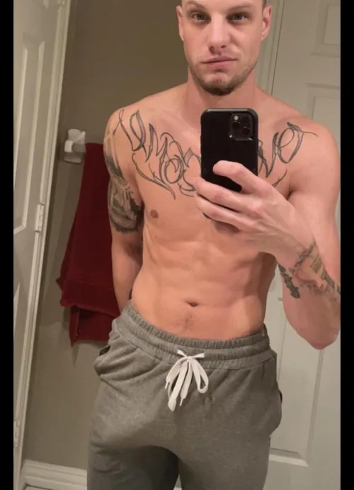Thumbnail 32 Straight Dom and Looking by West_Coffee_7698 in Bulges Category