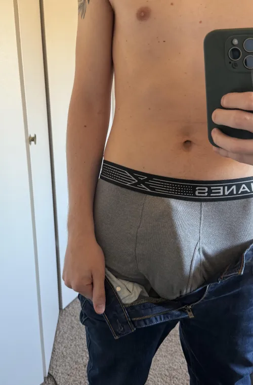 Thumbnail Work-from-Home Adventures: 28 Straight Encounter in Bulges