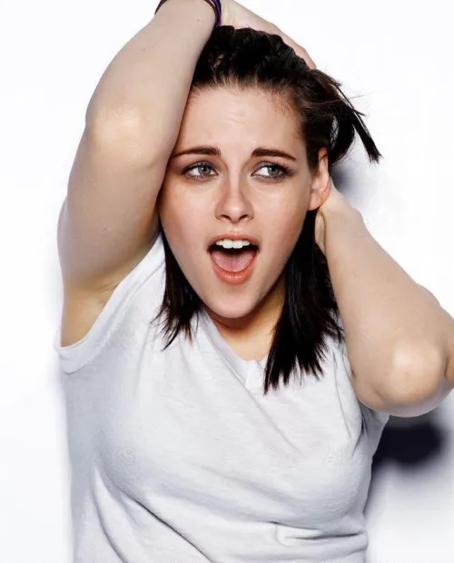 Thumbnail Kristen Stewart's Allure Unveiled by cookie_Monster277