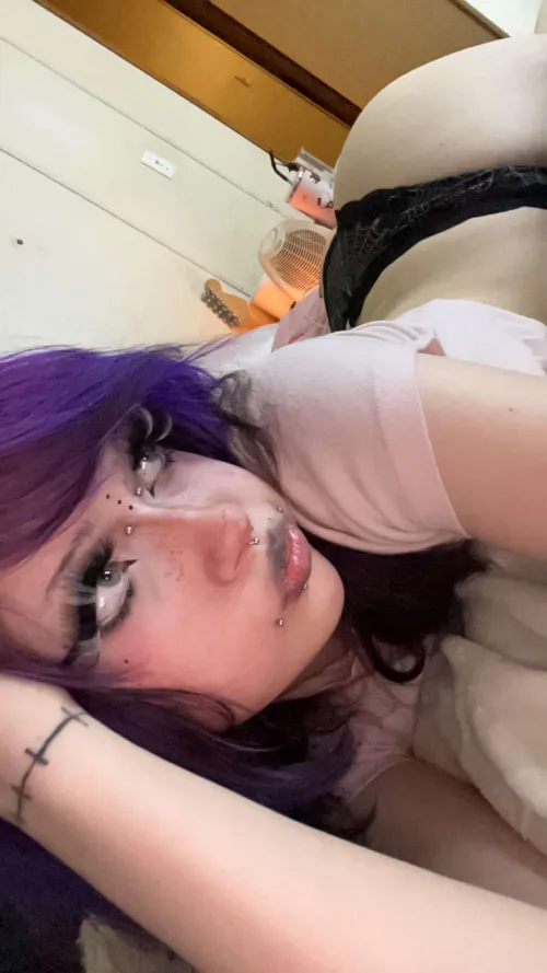 Thumbnail Glimpse of Style: Showing Off Cute Lashes in PunkGirls
