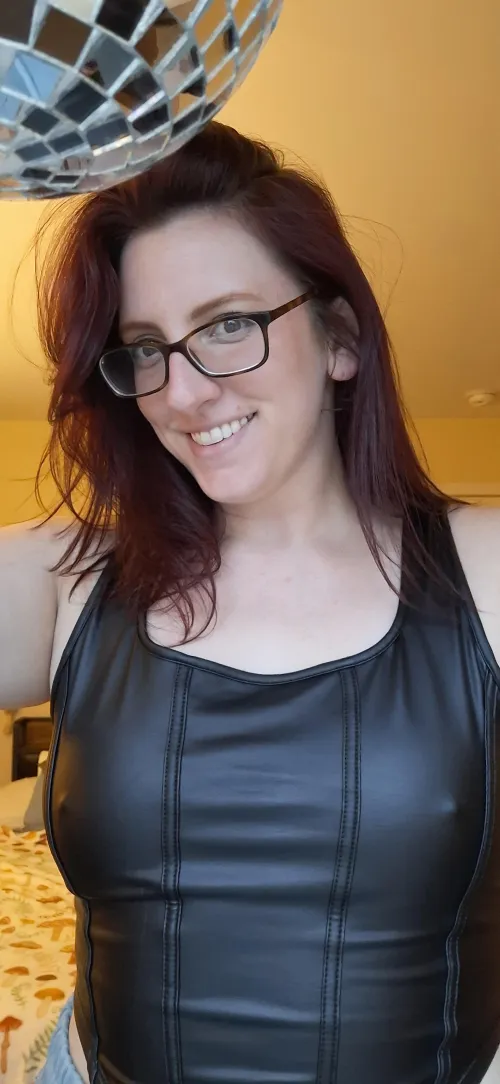 Thumbnail Dancing Delights in Revealing Pokies Attire | Meliciousbean