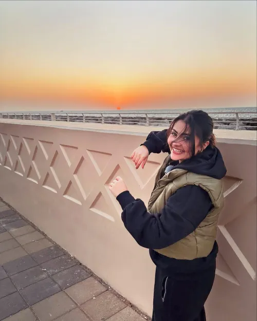 Thumbnail Noor Chahal: An Intimate Study by sagar9175